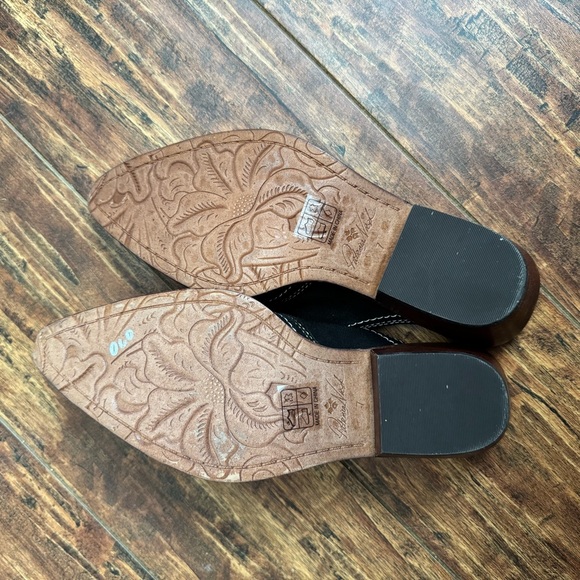 Patricia Nash Battista Mule - Picture 5 of 13